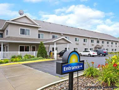 Days Inn By Wyndham Ames Exteriör bild